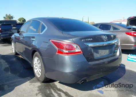 2013 Nissan Altima 2.5 S z USA, uszkodzony, nr VIN 1N4AL3AP0DC104894